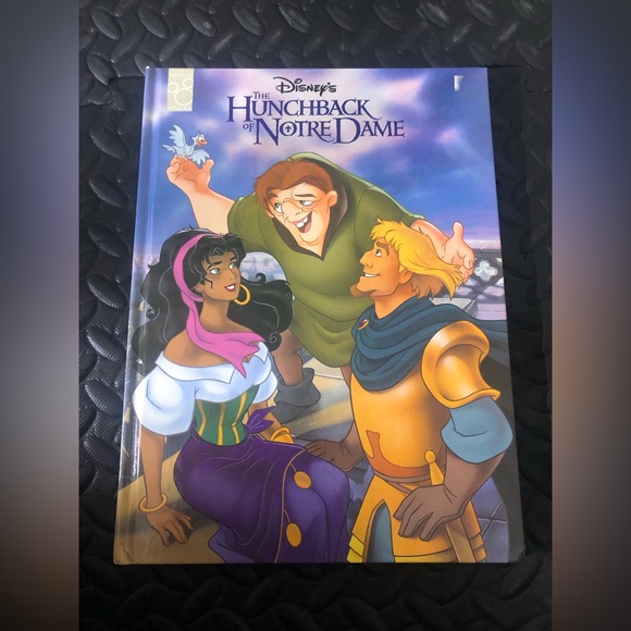 DISNEY Hunchback of Notre Dame Hardcover - Picture 1 of 3